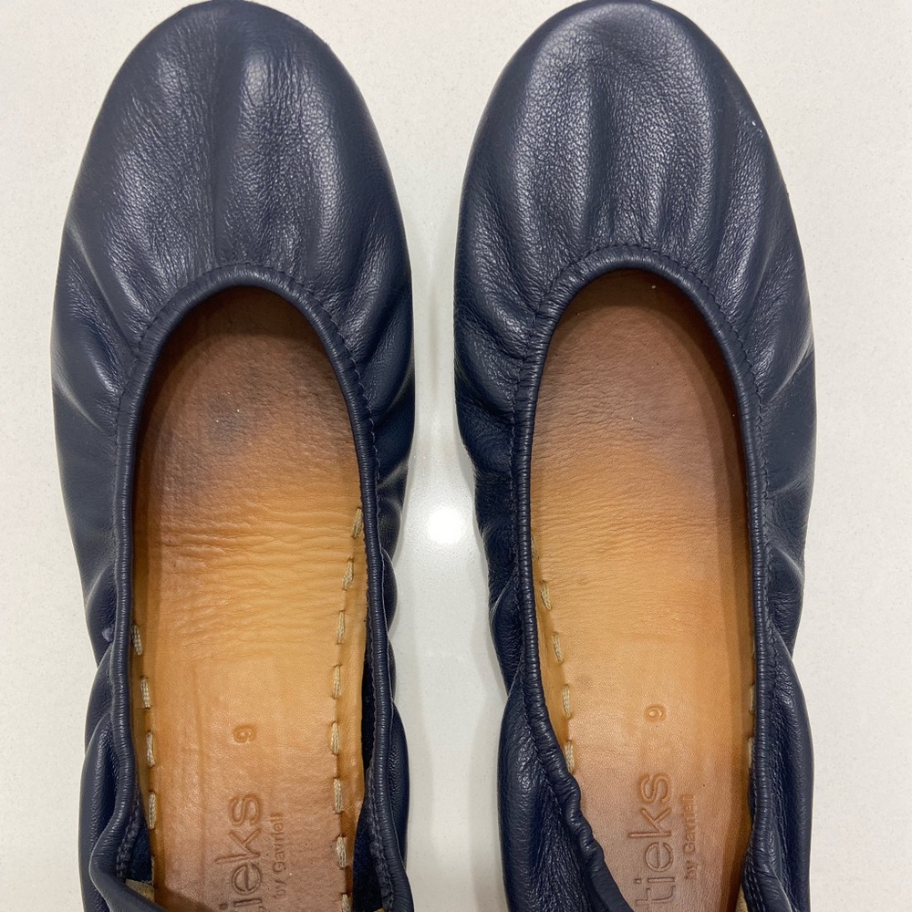 California Navy Tieks - Sz 9 GUC